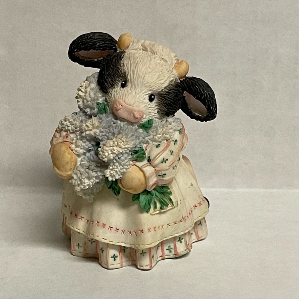 Mary’s Moo Moos “The Coming Of Spring Brings Udder Joy” 1994 Enesco Cow Figurine